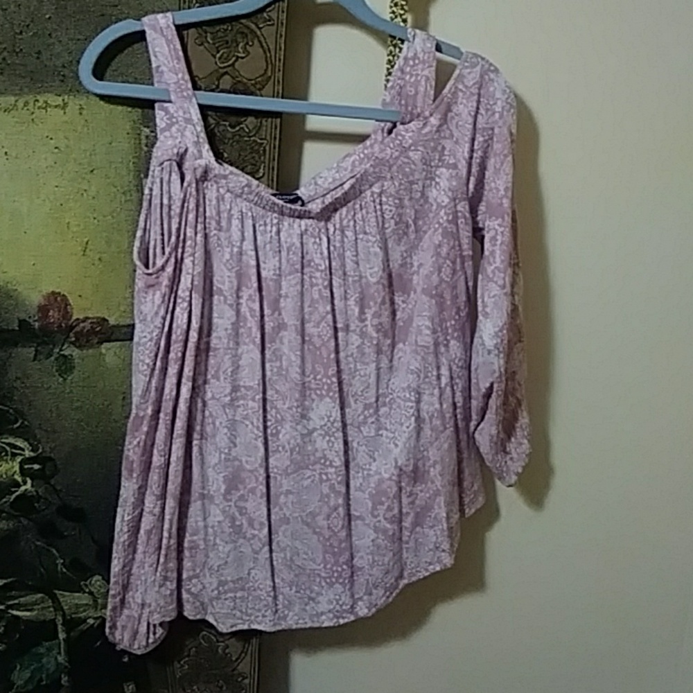 Shoulder blouse